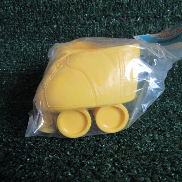 Toys New Vintage Fibrecraft Baby Doll Yellow Roller Skates Cabbage